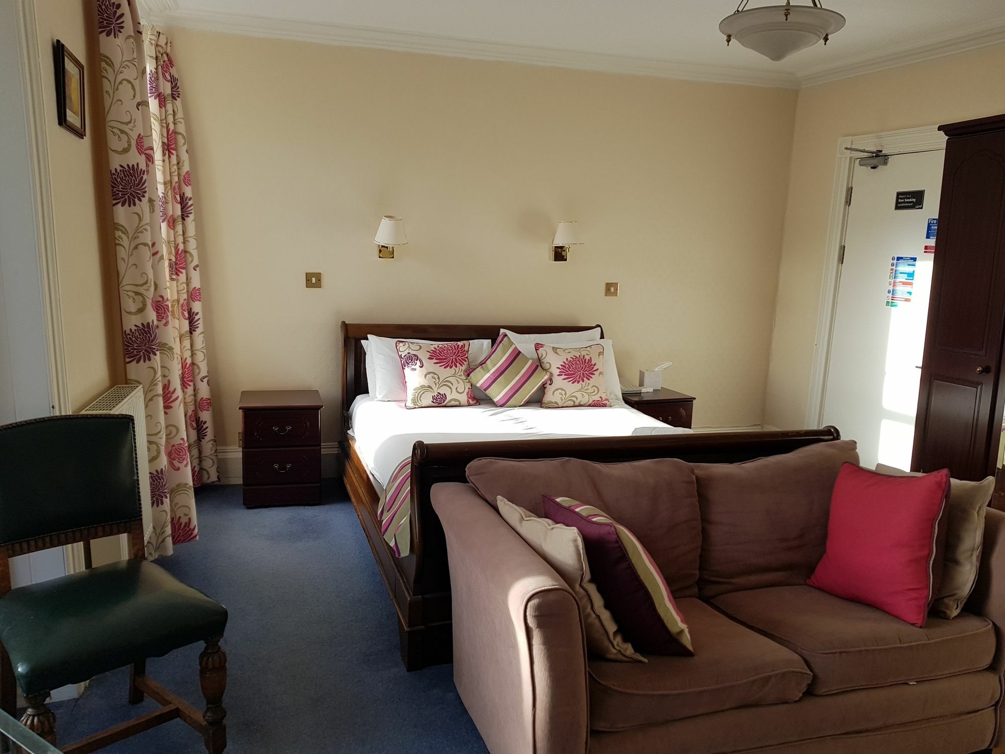 Harry'S Hotel & Restaurant Aberystwyth Eksteriør billede